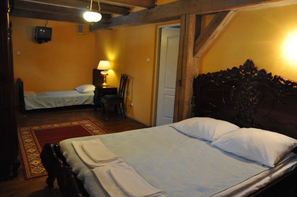 Ostoya Inn & Granary Jasionka Quarto foto