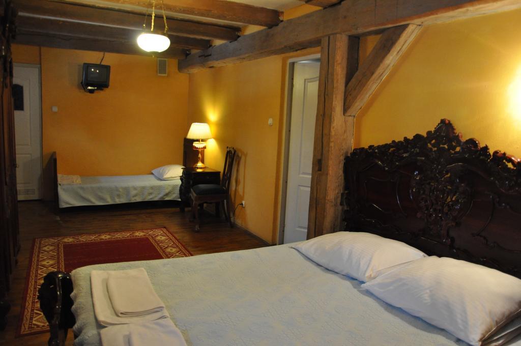 Ostoya Inn & Granary Jasionka Quarto foto